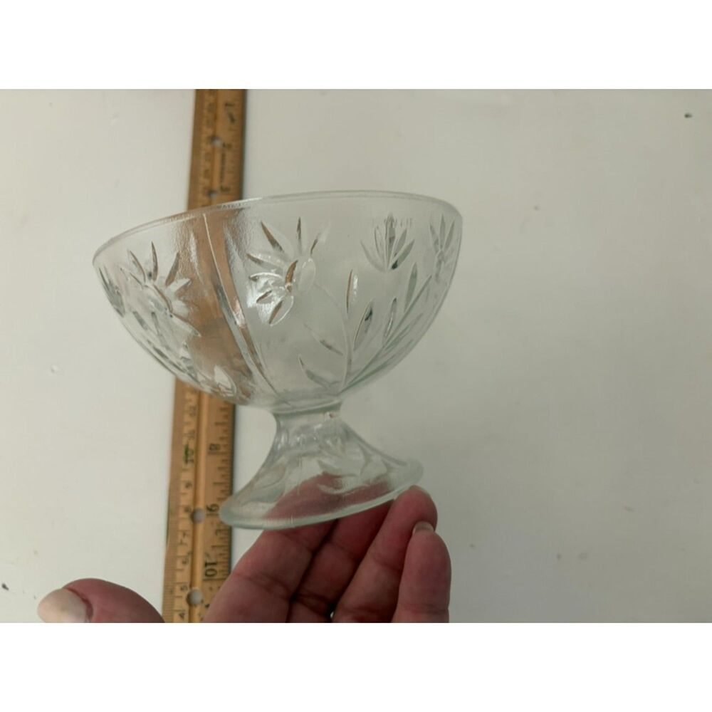 Vtg Pressed glass fotted dessert bowl with floral starburst motif